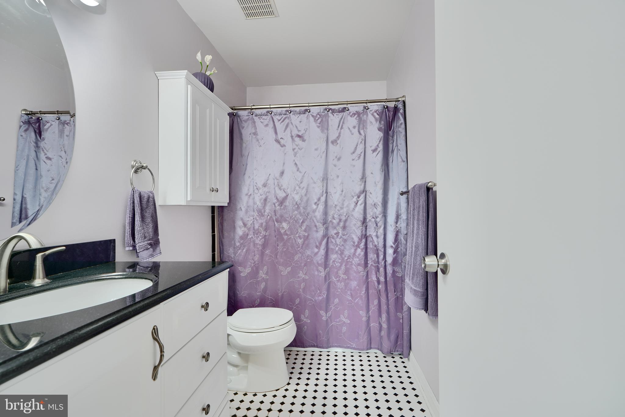 HALLFIELD MANOR - Residential