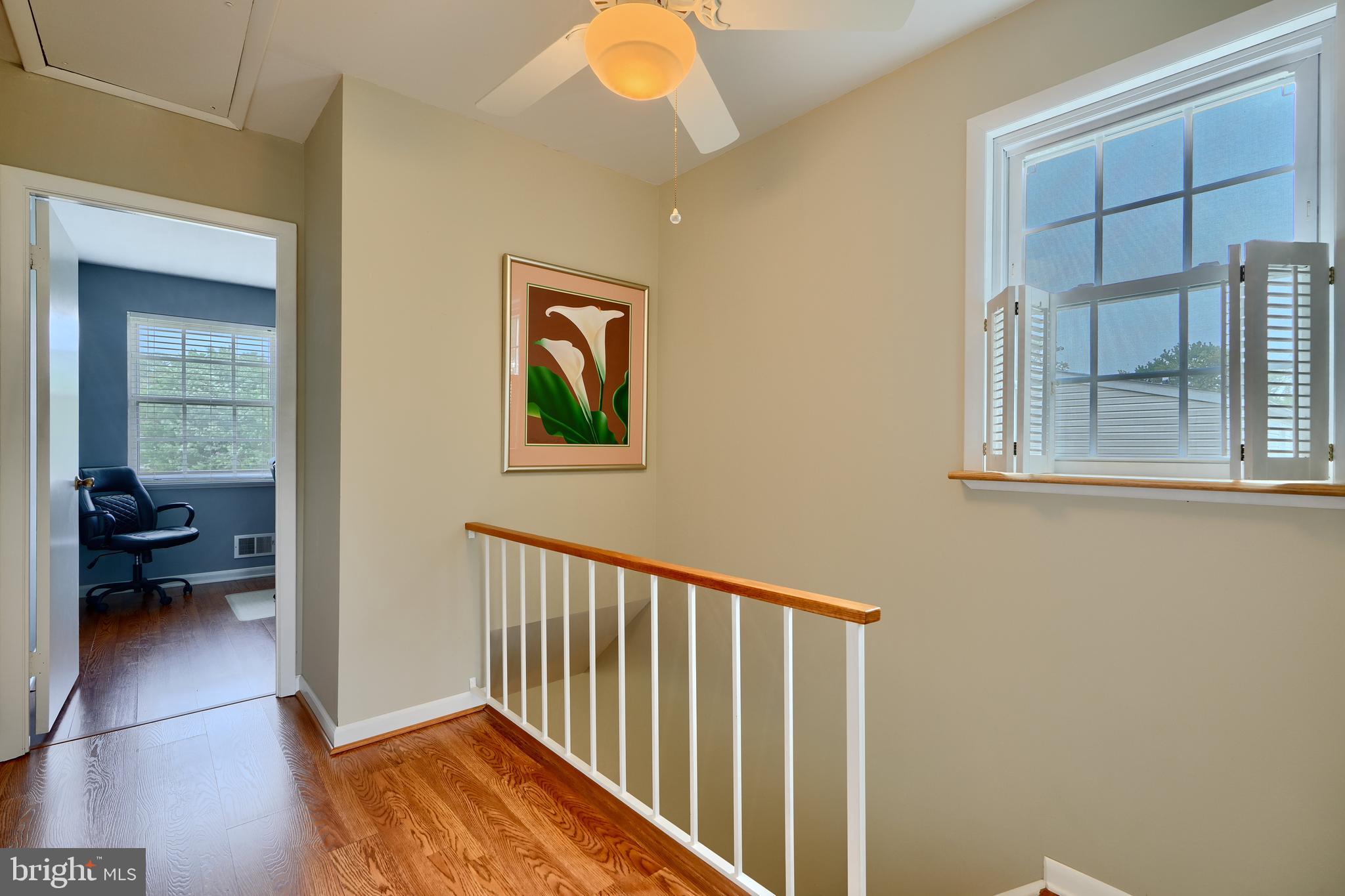 HALLFIELD MANOR - Residential