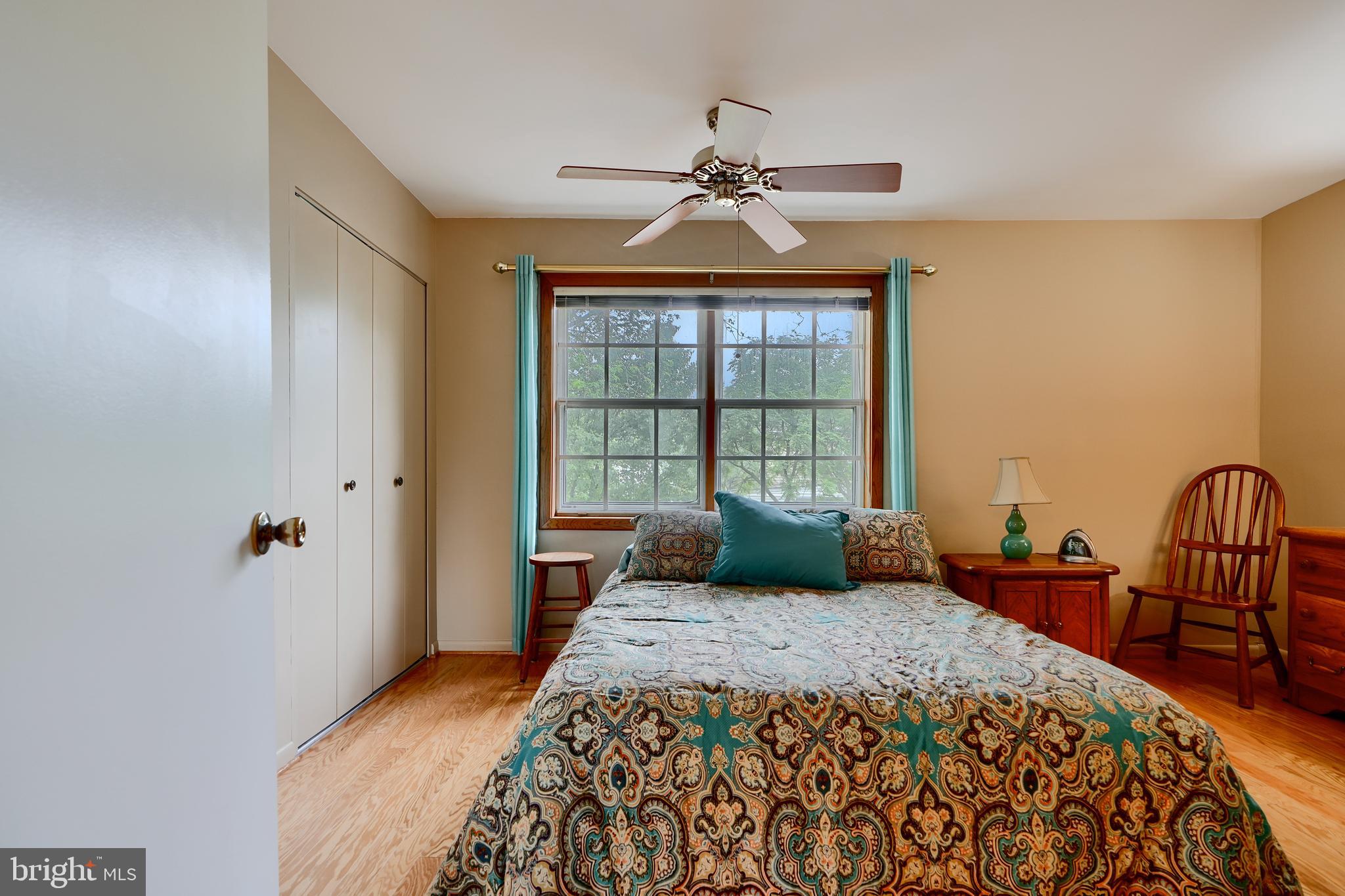 HALLFIELD MANOR - Residential