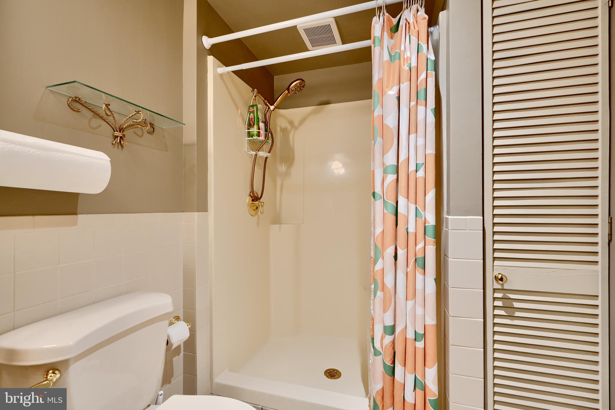 HALLFIELD MANOR - Residential