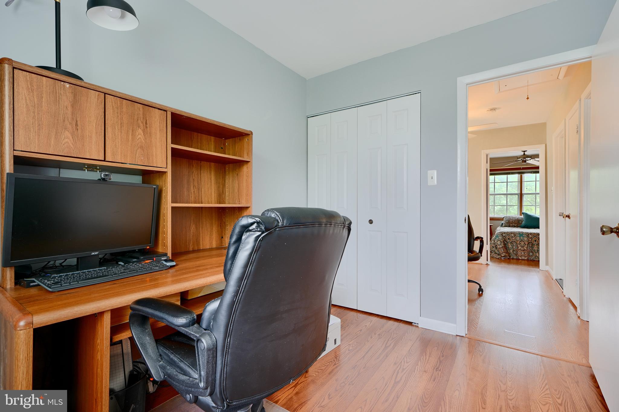 HALLFIELD MANOR - Residential