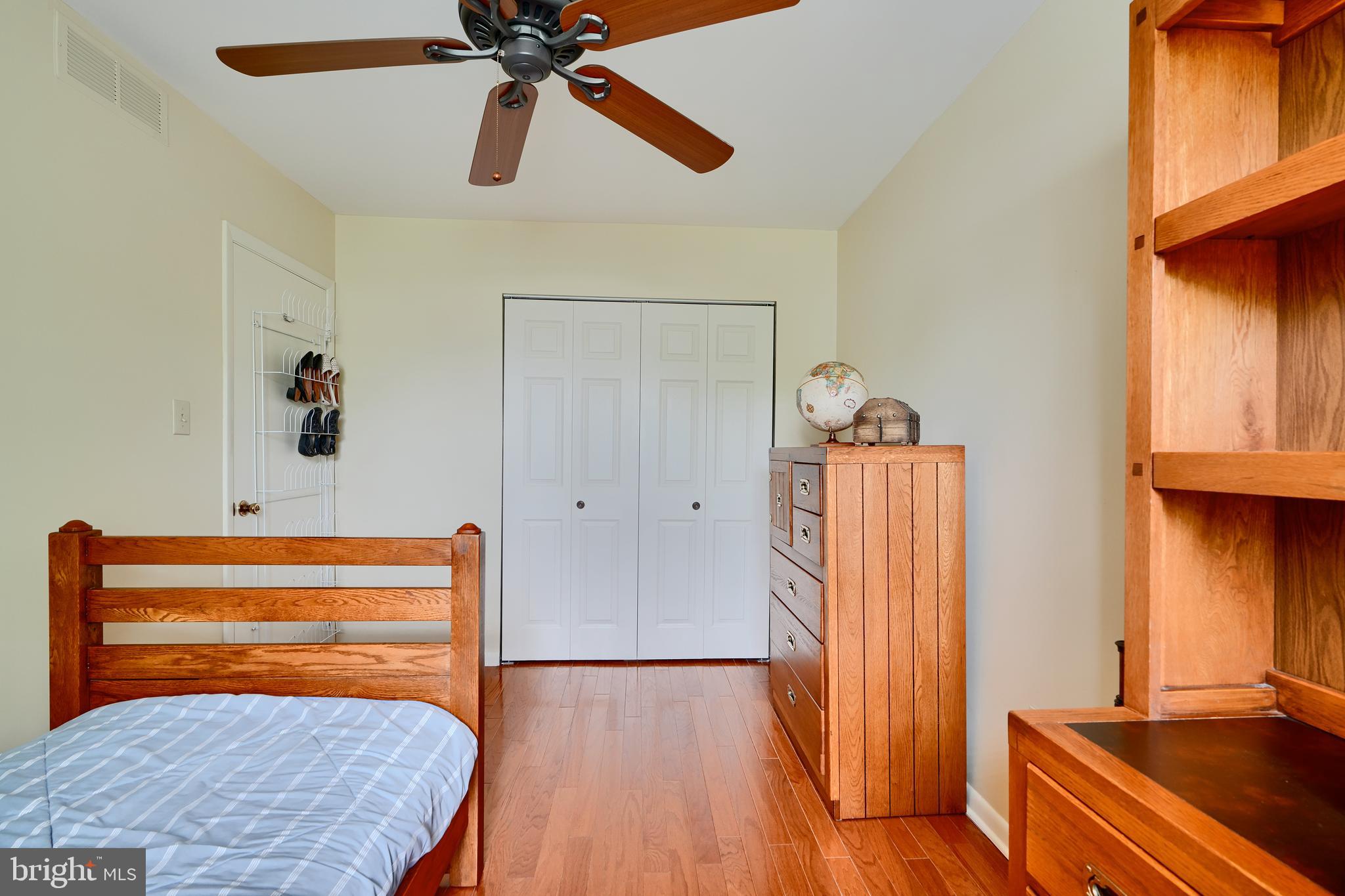 HALLFIELD MANOR - Residential