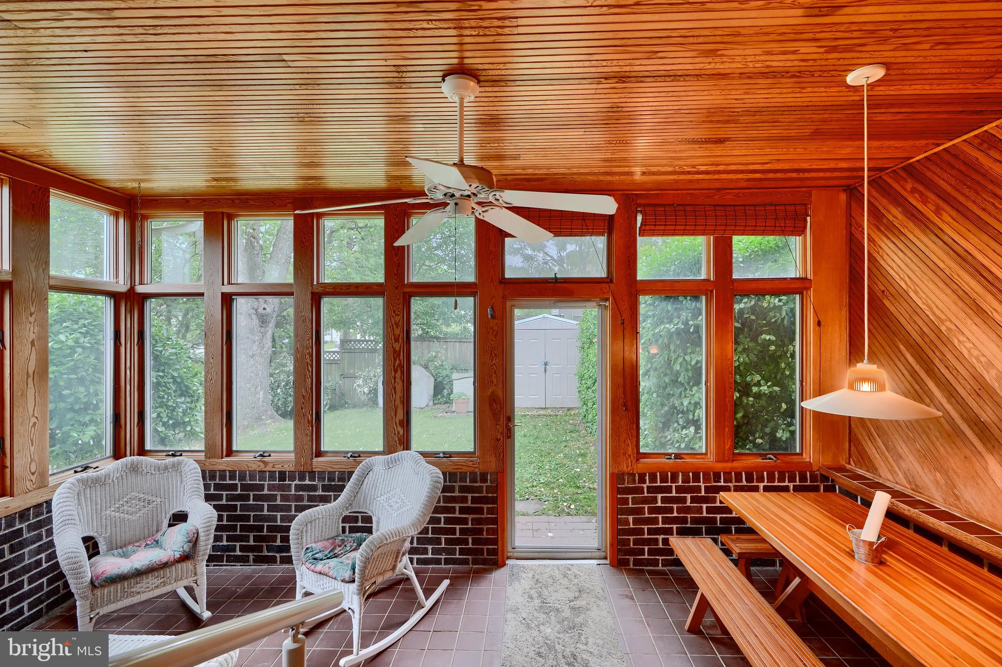 HALLFIELD MANOR - Residential