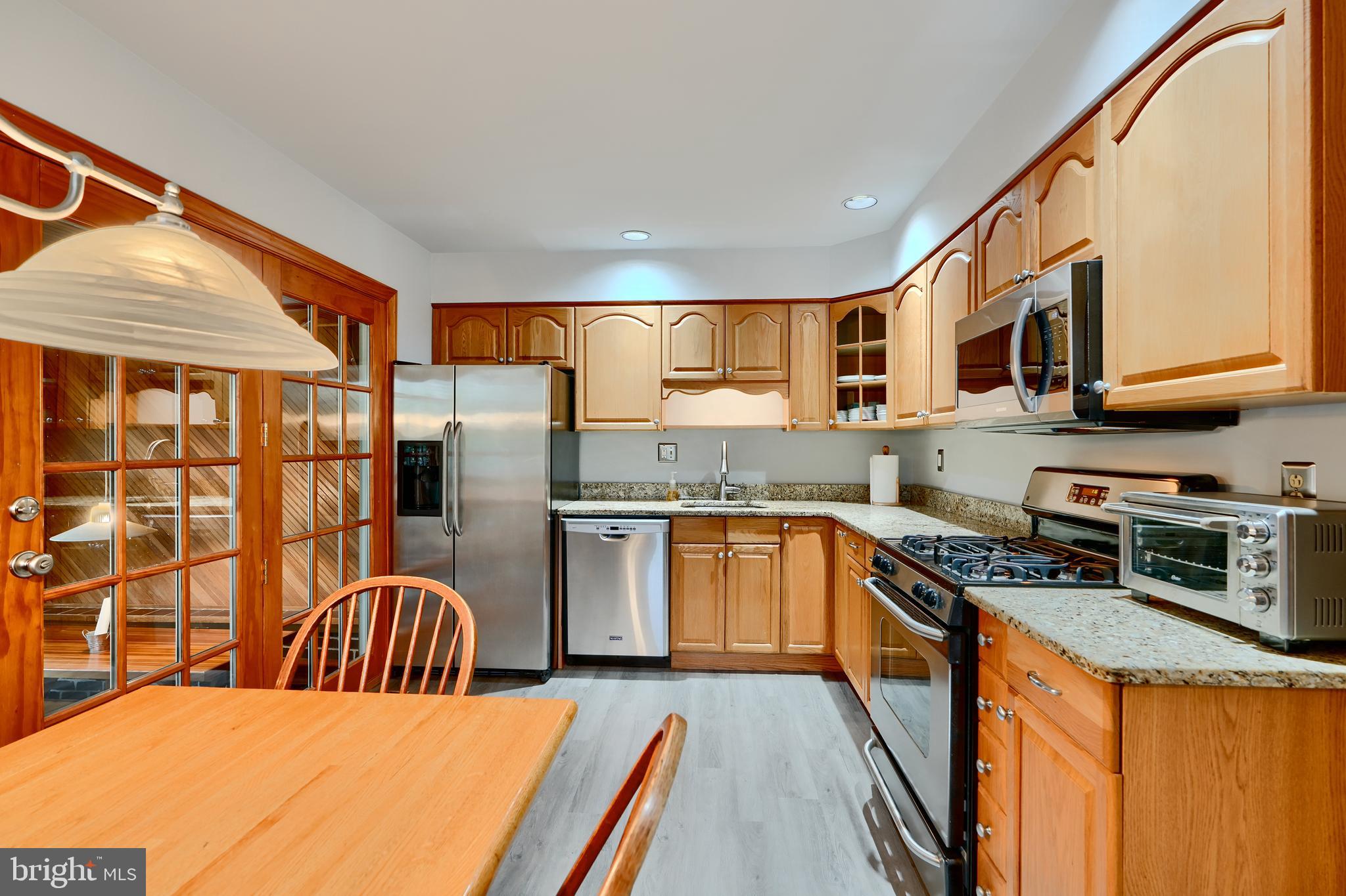 HALLFIELD MANOR - Residential