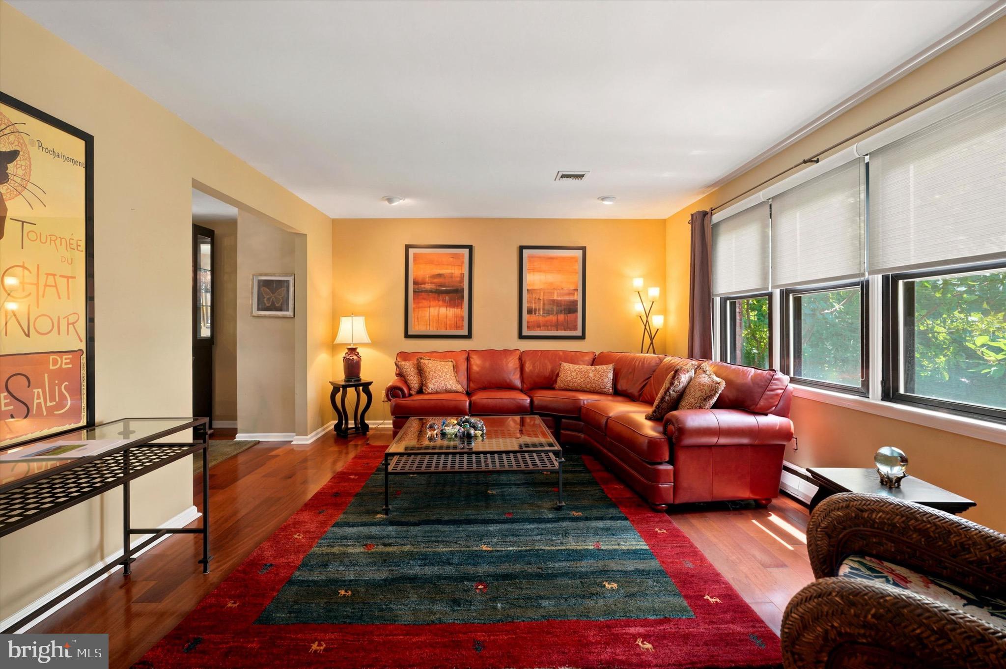 1325 DEFLAVIS CIRCLE
