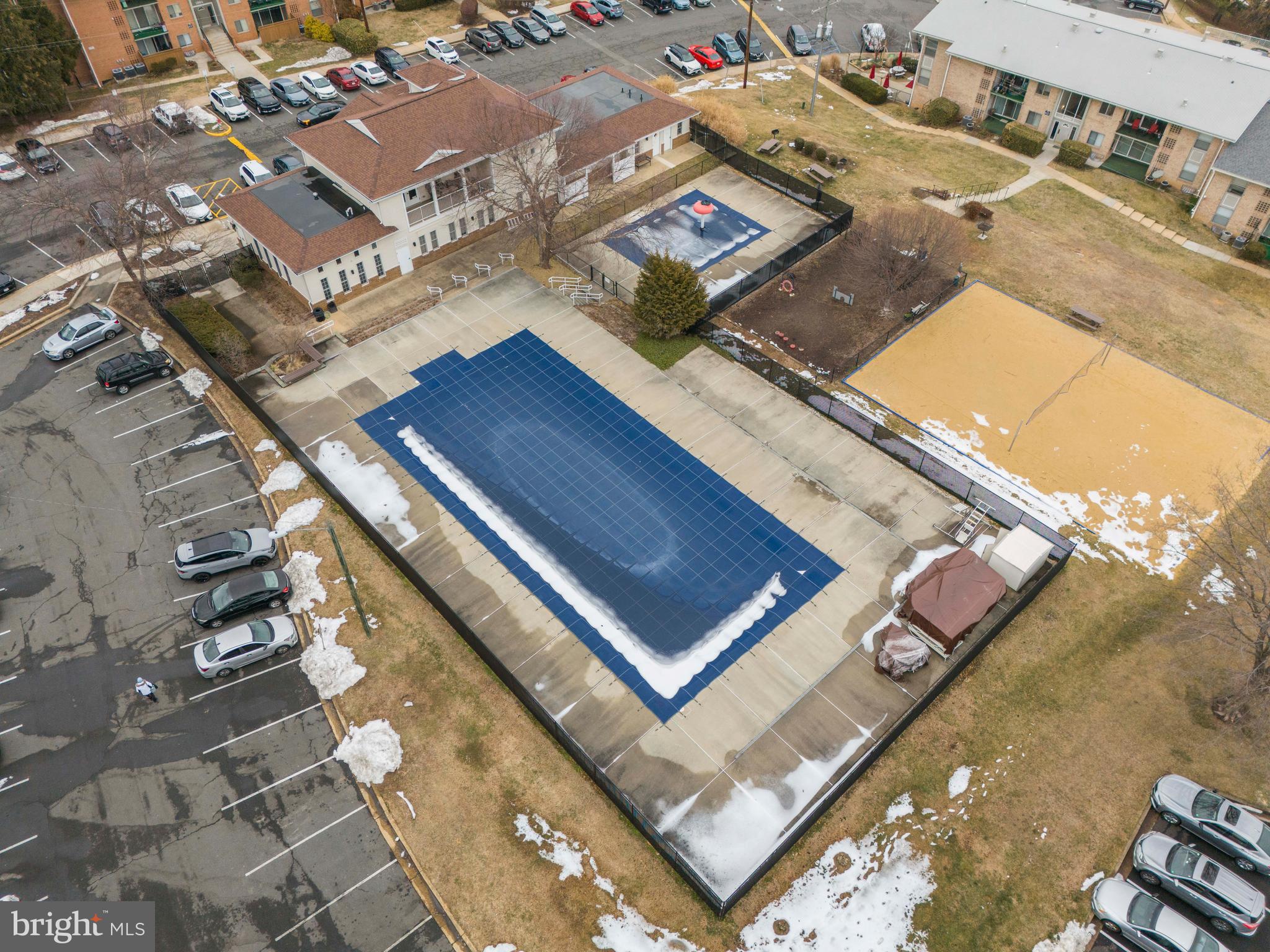 MC LEAN CHASE - Residential