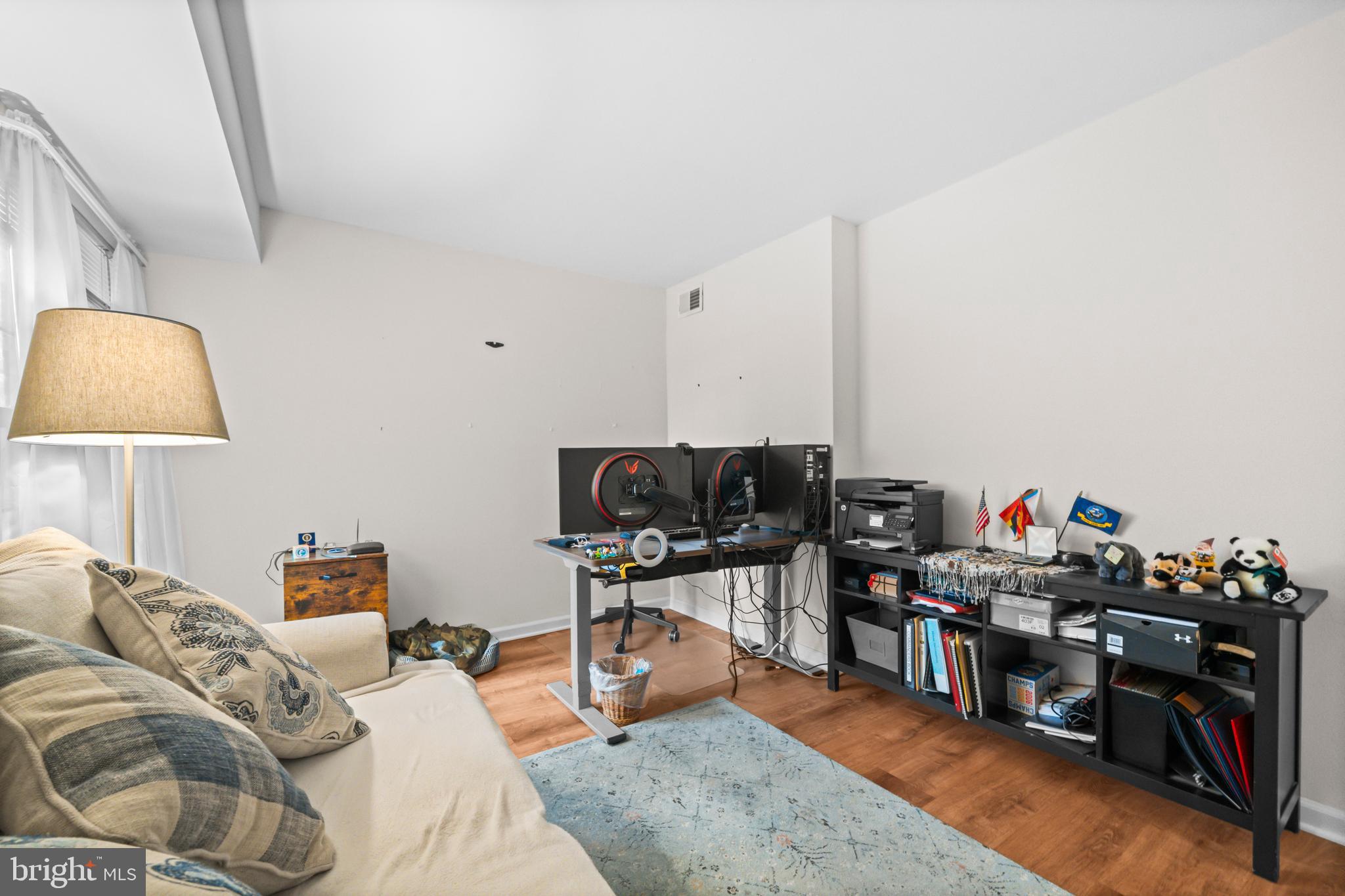 MC LEAN CHASE - Residential