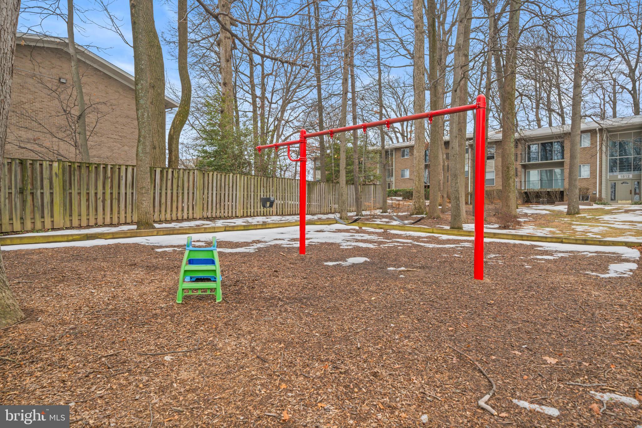 MC LEAN CHASE - Residential