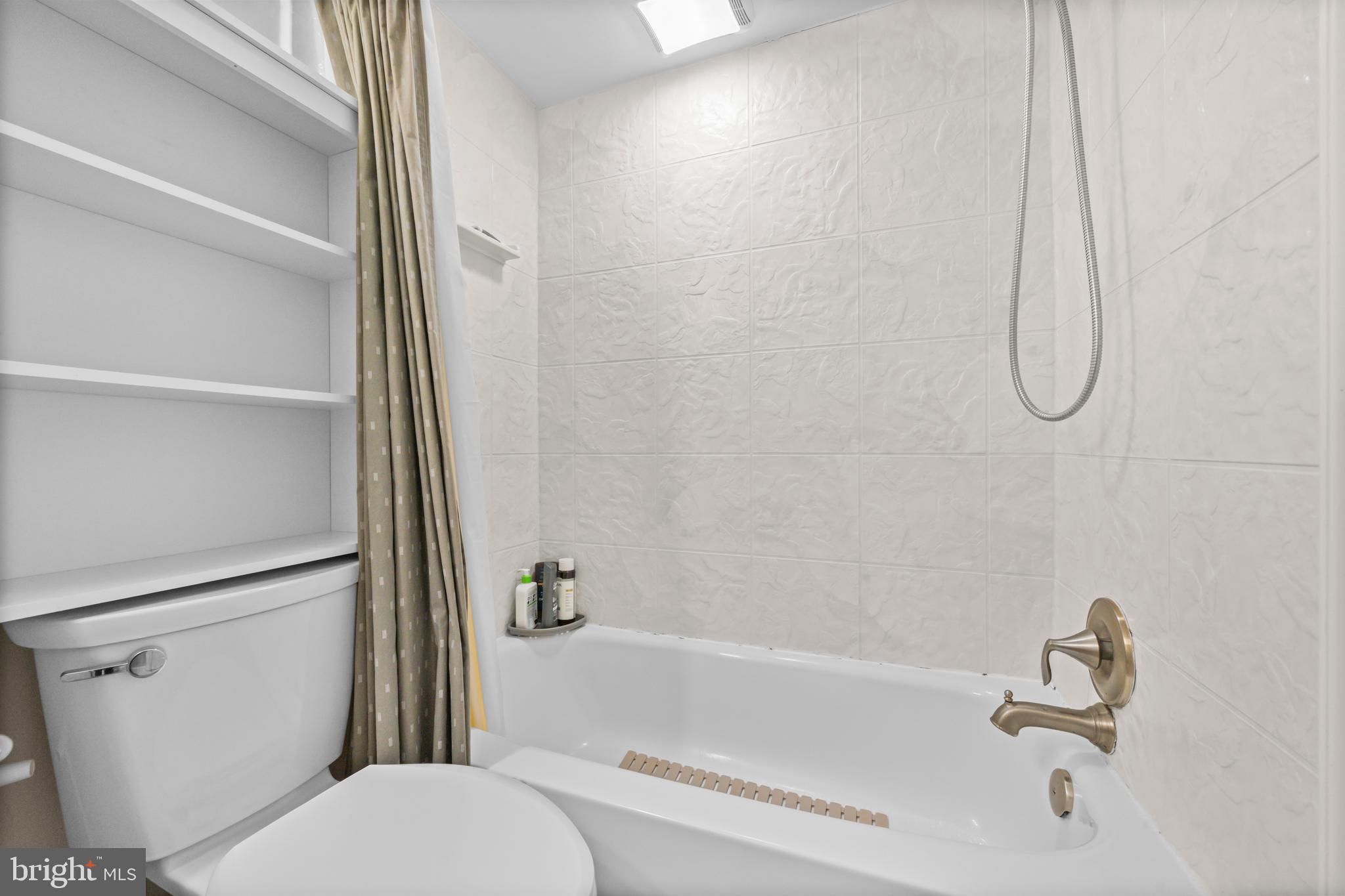 MC LEAN CHASE - Residential