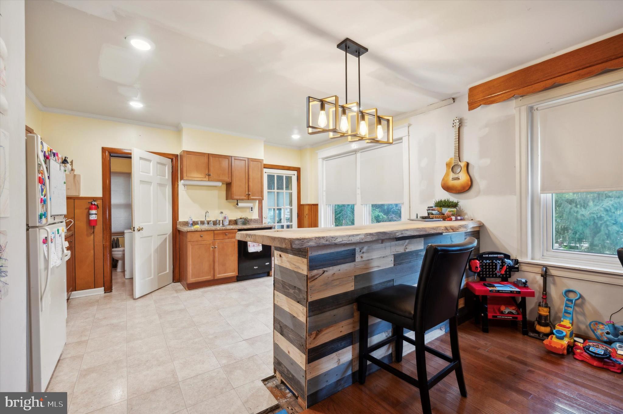 NORRISTOWN - Residential