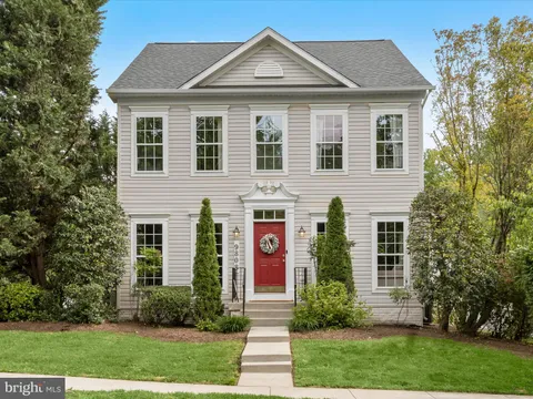 9808 Darcy Forest Drive, Silver Spring, MD MLS: MDMC2179978