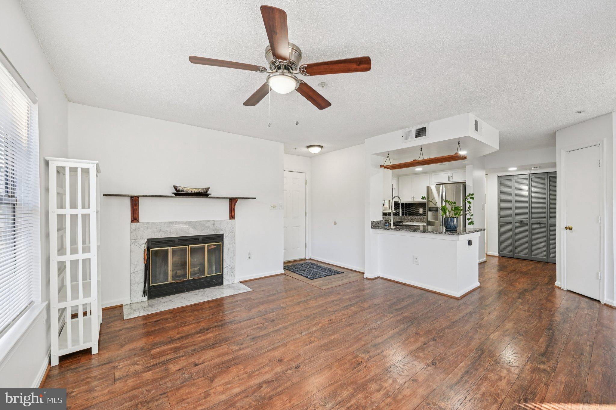 VISTAS 2 AT LAUREL - Residential