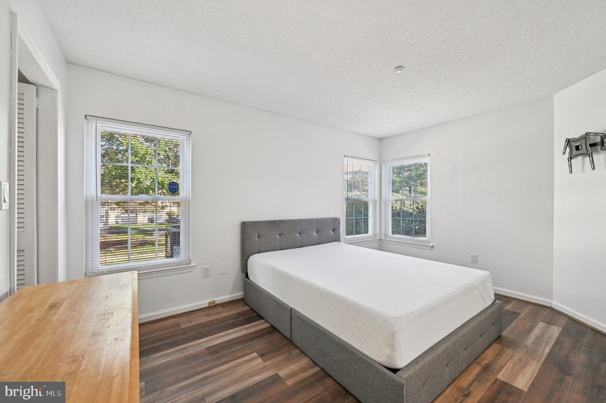 VISTAS 2 AT LAUREL - Residential