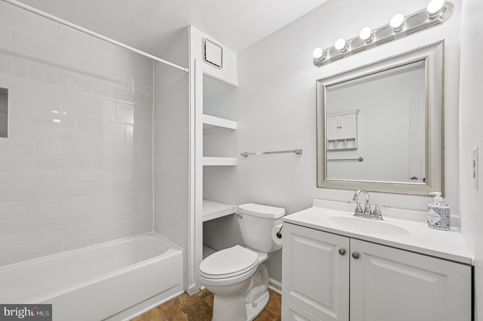 VISTAS 2 AT LAUREL - Residential