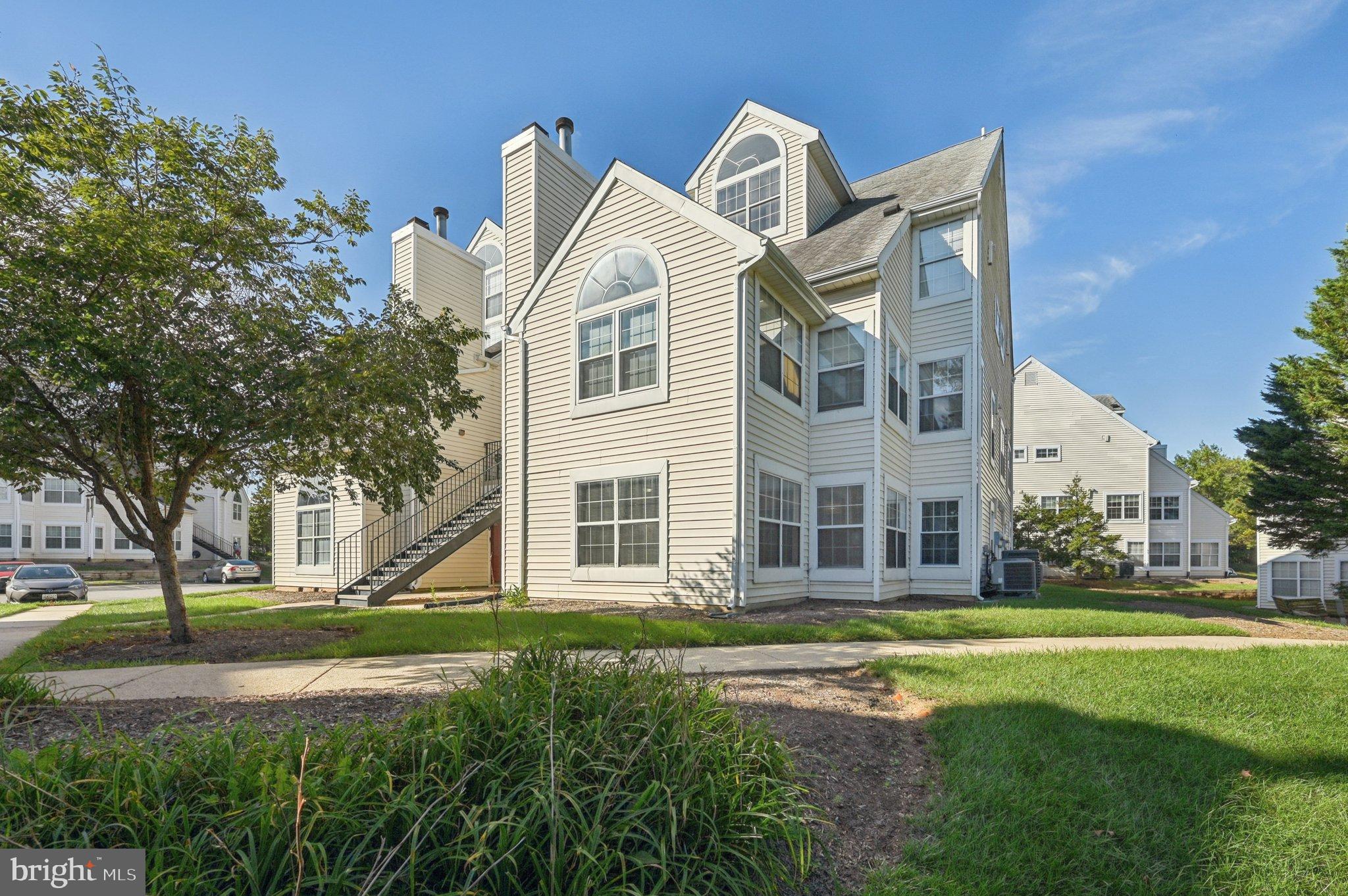 VISTAS 2 AT LAUREL - Residential