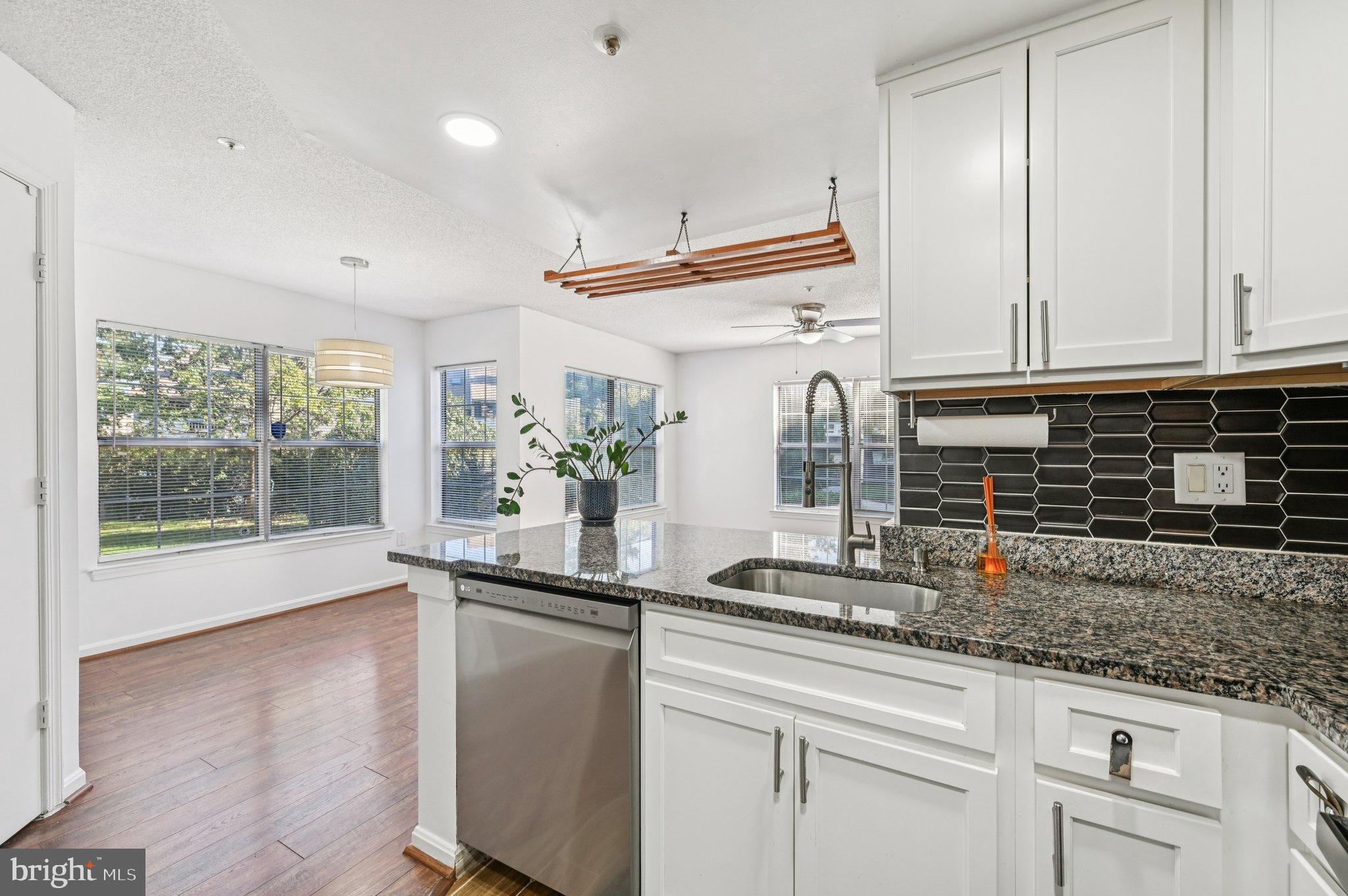 VISTAS 2 AT LAUREL - Residential