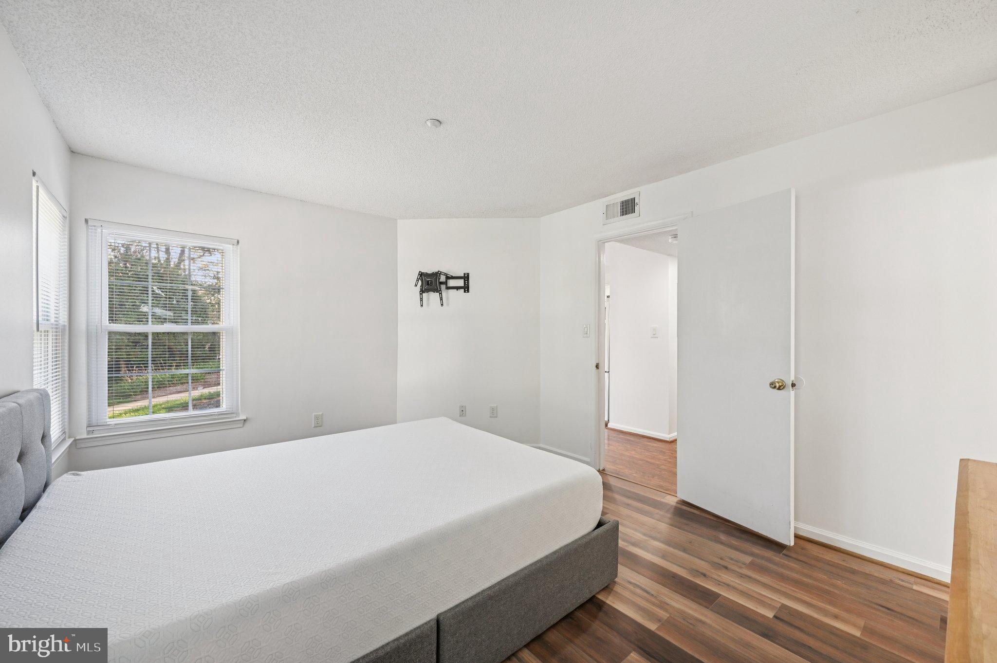 VISTAS 2 AT LAUREL - Residential