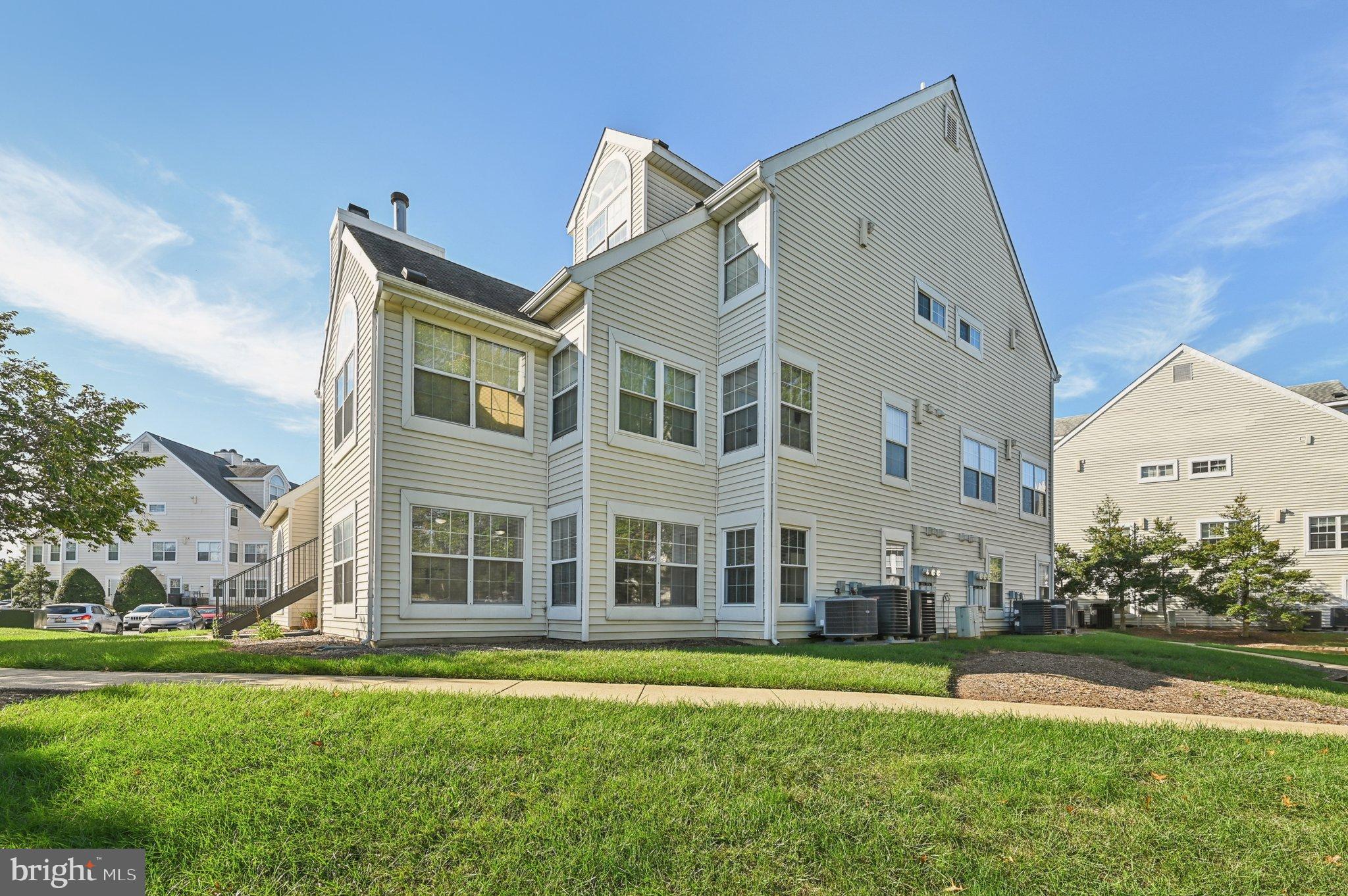 VISTAS 2 AT LAUREL - Residential