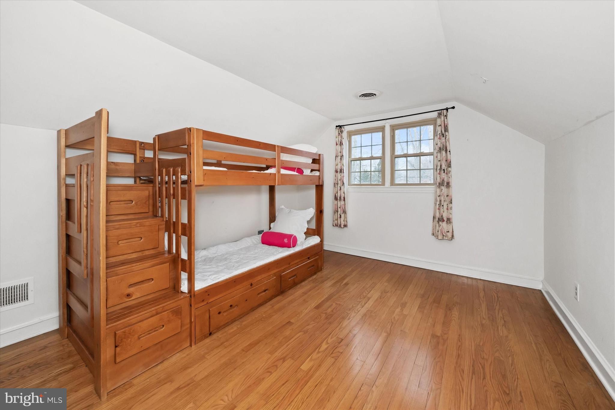 FOULK WOODS - Residential