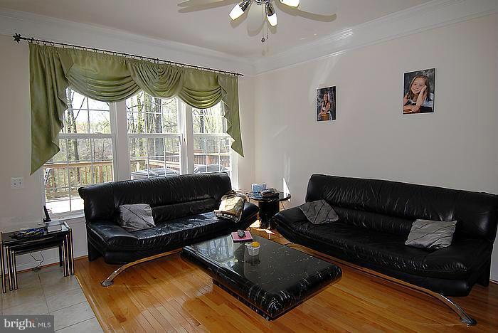 MANOR OAKS - Residential