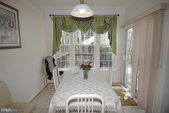 MANOR OAKS - Residential