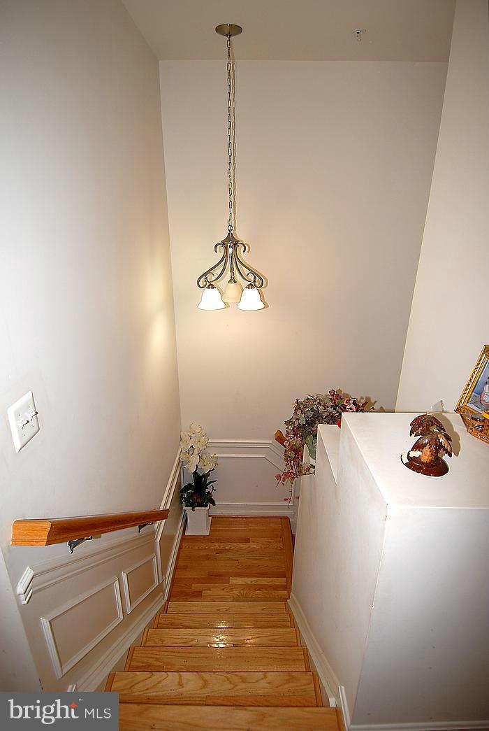 MANOR OAKS - Residential