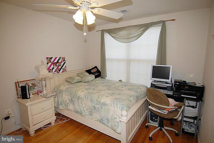 MANOR OAKS - Residential