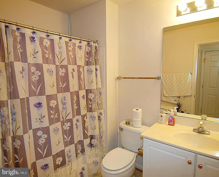 MANOR OAKS - Residential