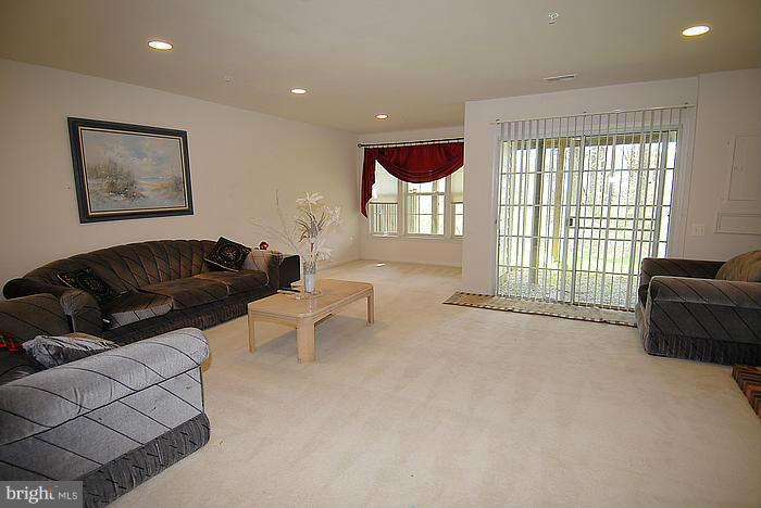 MANOR OAKS - Residential