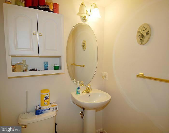 MANOR OAKS - Residential