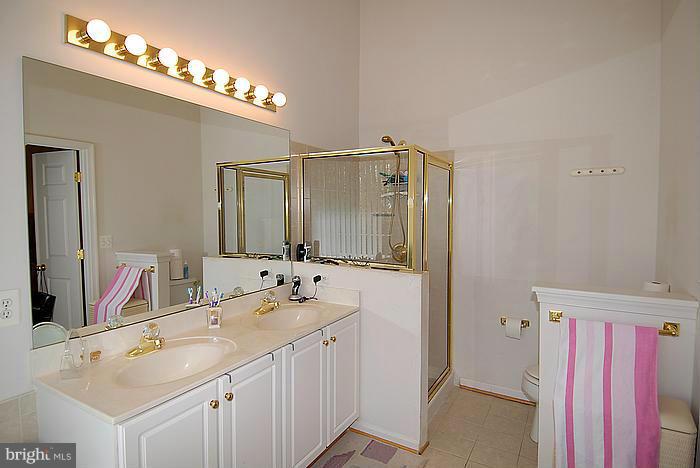 MANOR OAKS - Residential