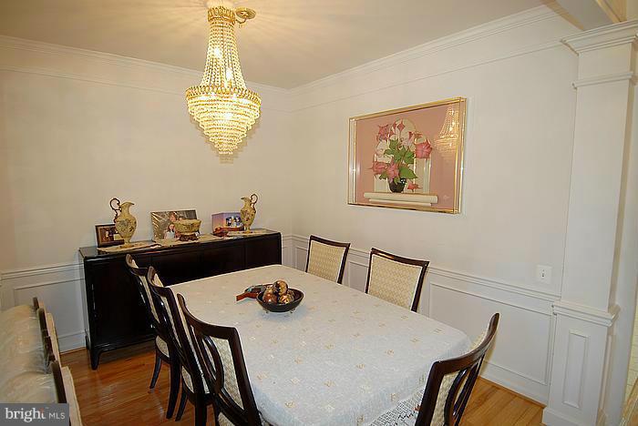 MANOR OAKS - Residential