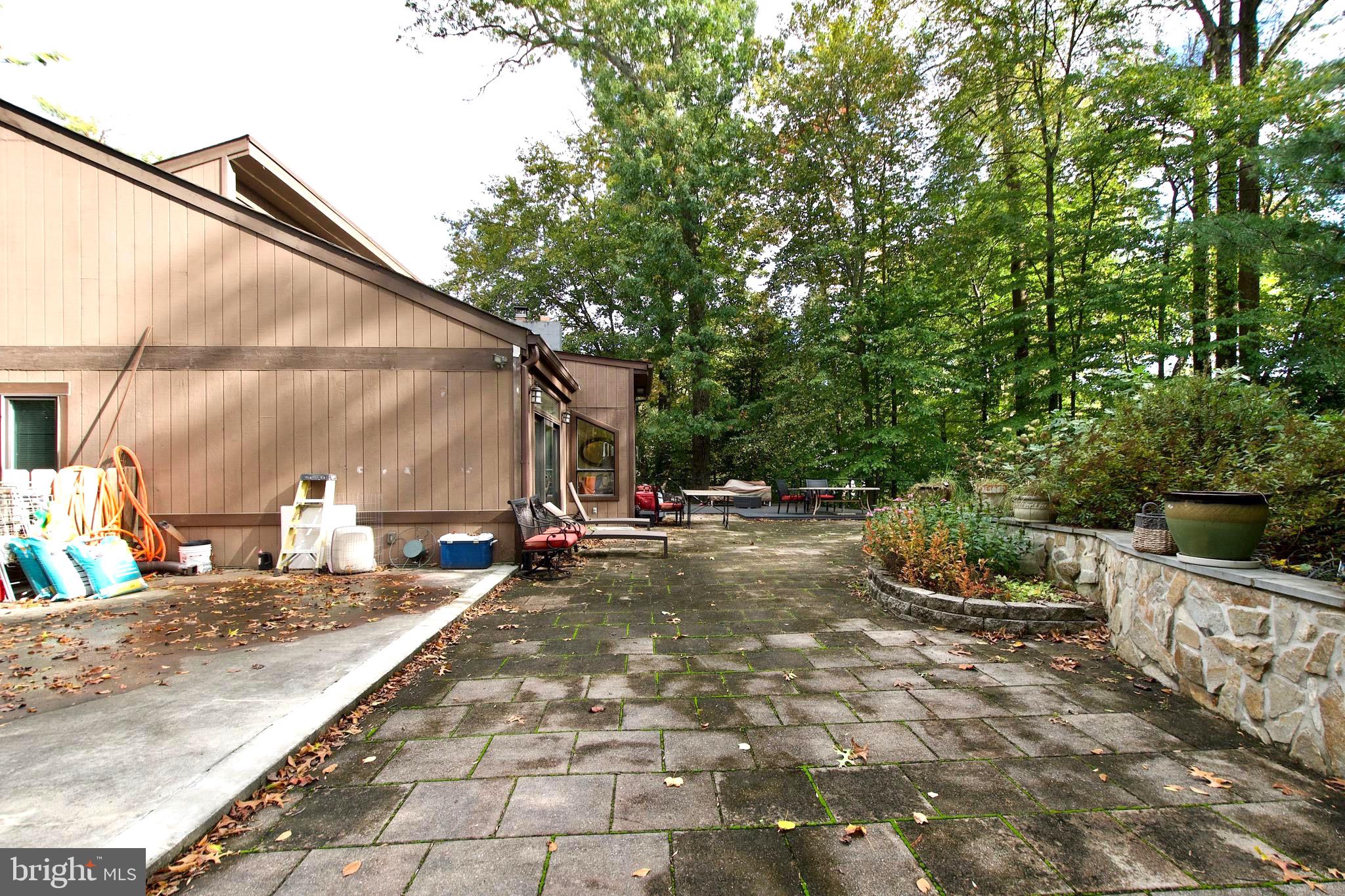 CHESTNUT HILL - Residential