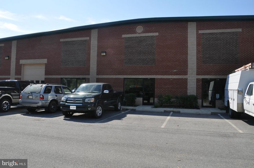 Warehouse and finished office space near Harry Nice Bridge with 3,600 s/f outdoor yard storage, HVAC, half bath, private offices, and private entrance. ,.  Monthly Cam $142.50