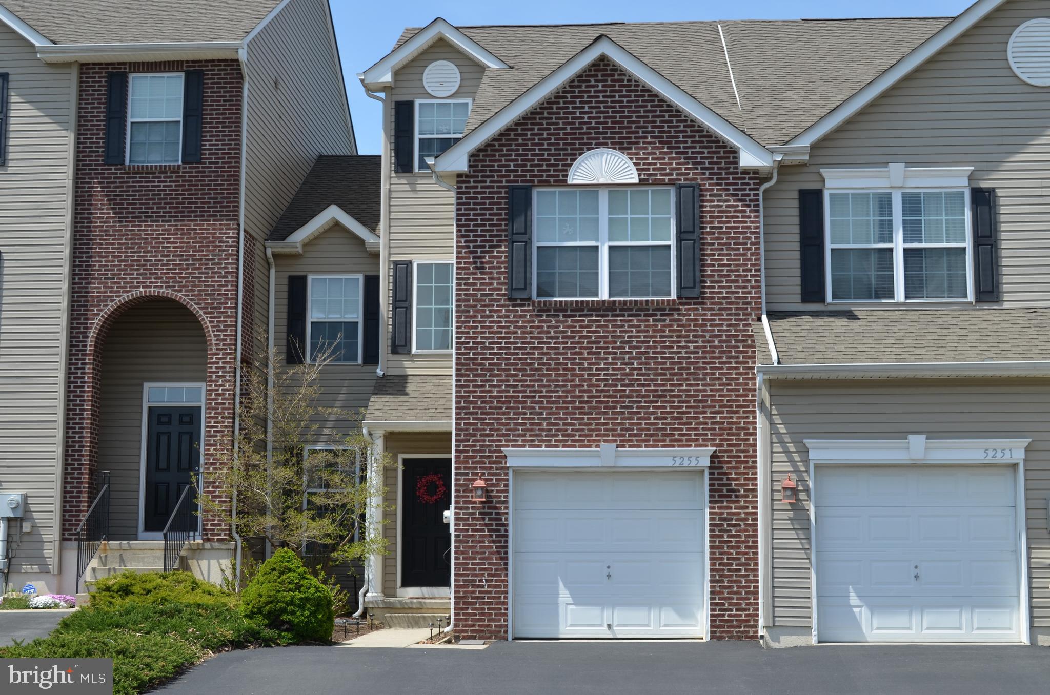 SPRING RIDGE CROSSIN - Residential Lease