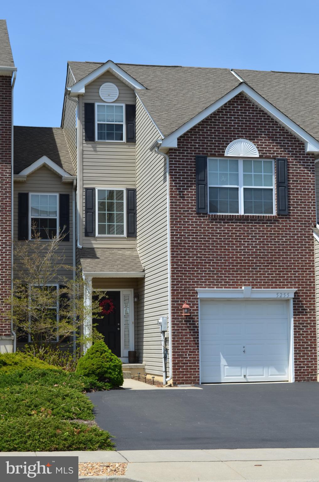 SPRING RIDGE CROSSIN - Residential Lease