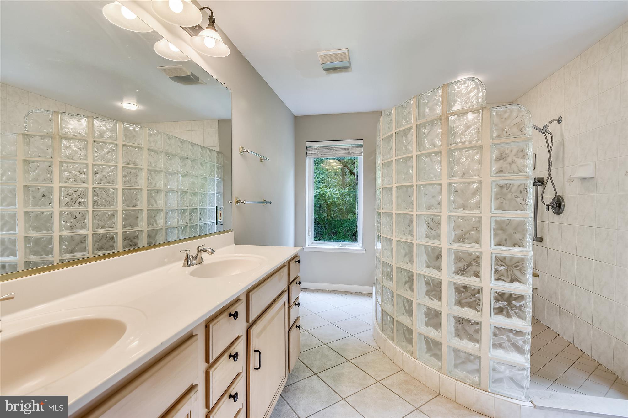 CLIFTON DOWNS - Residential