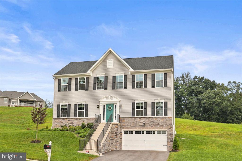 Photo of 562 Monocacy Trail, SPRING GROVE, PA 17362 (MLS # PAYK2087290)