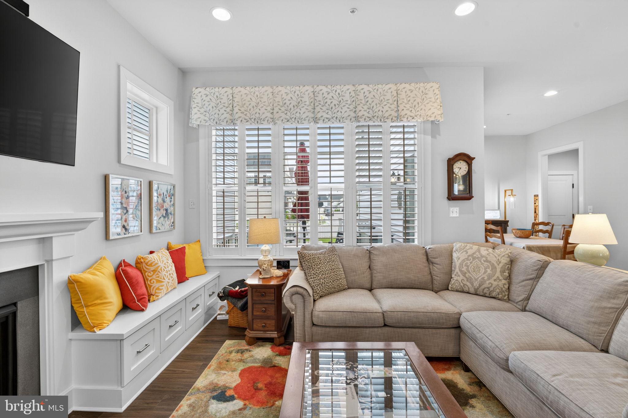 TWO RIVERS - Residential