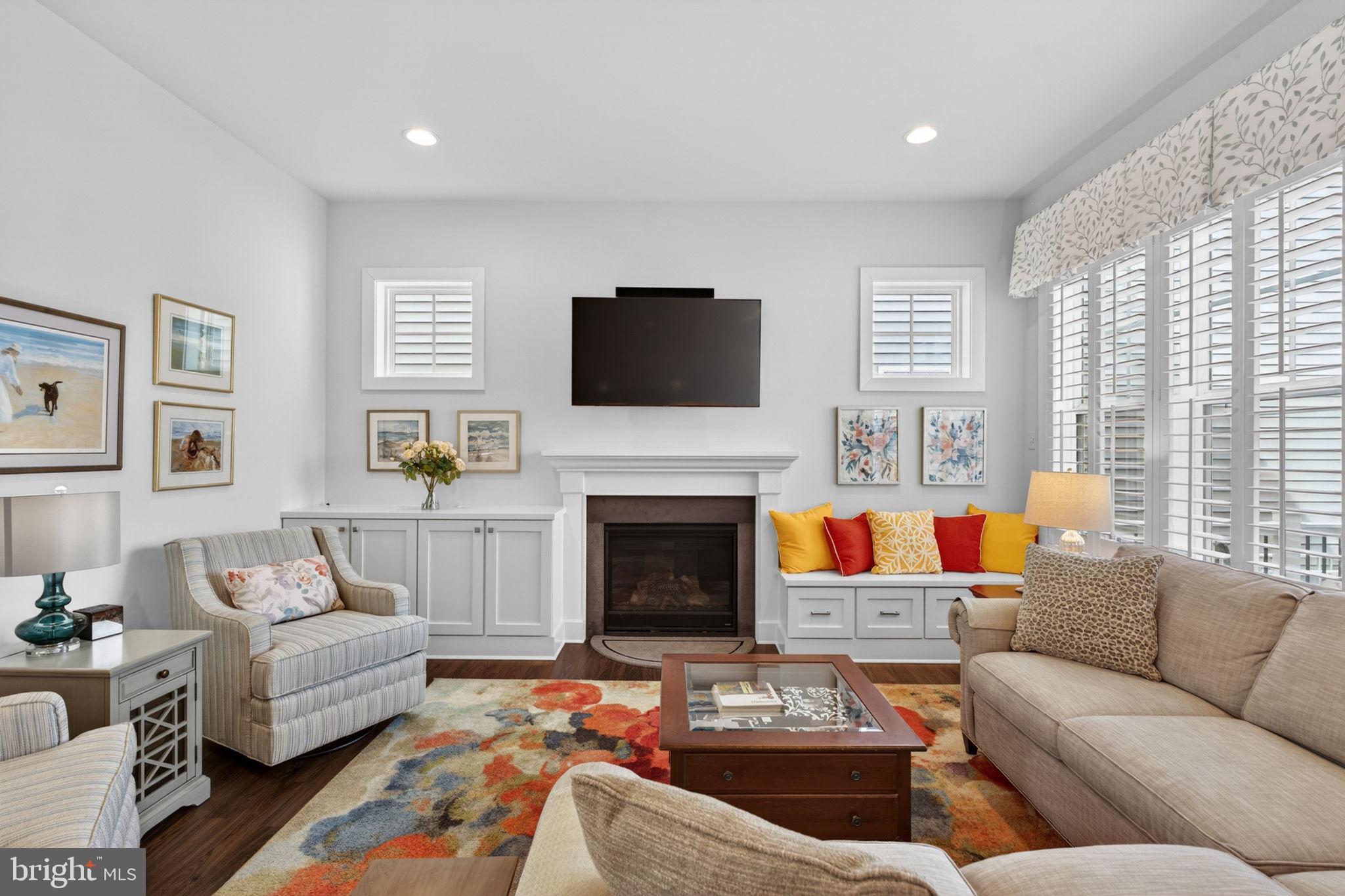 TWO RIVERS - Residential
