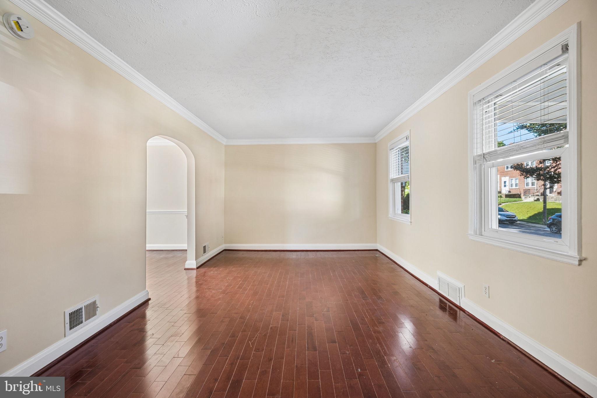 33 BRIARWOOD ROAD