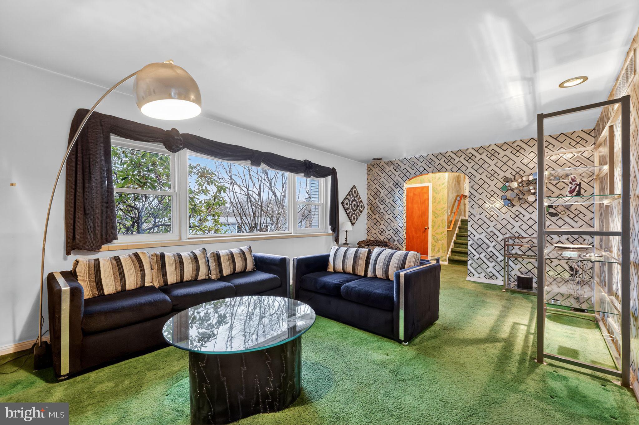 319 CRESTVIEW CIRCLE