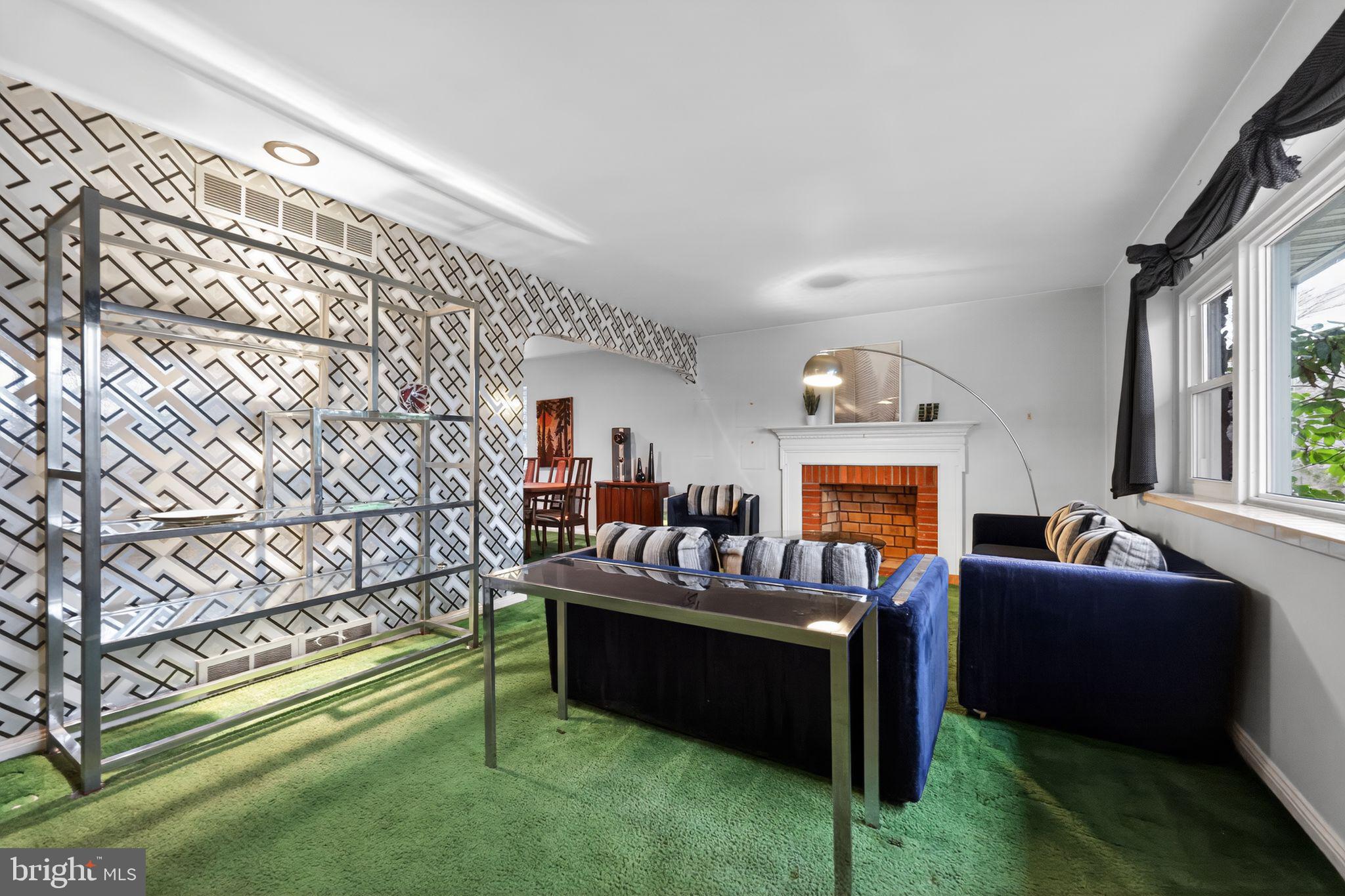 319 CRESTVIEW CIRCLE