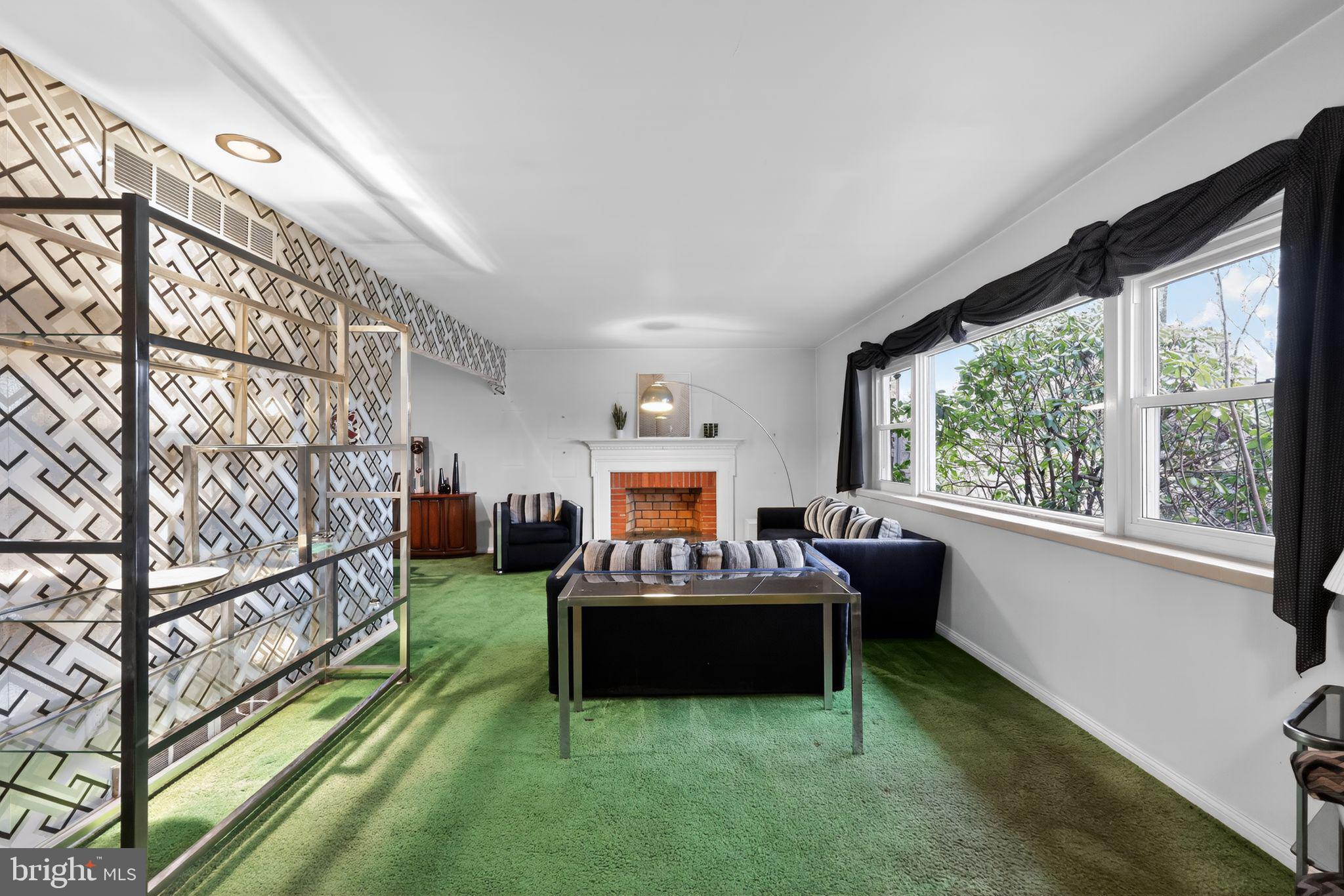 319 CRESTVIEW CIRCLE