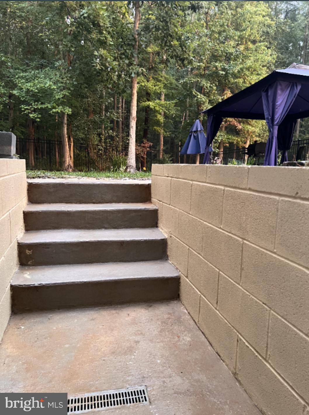 TANYARD COVE NORTH - Residential Lease