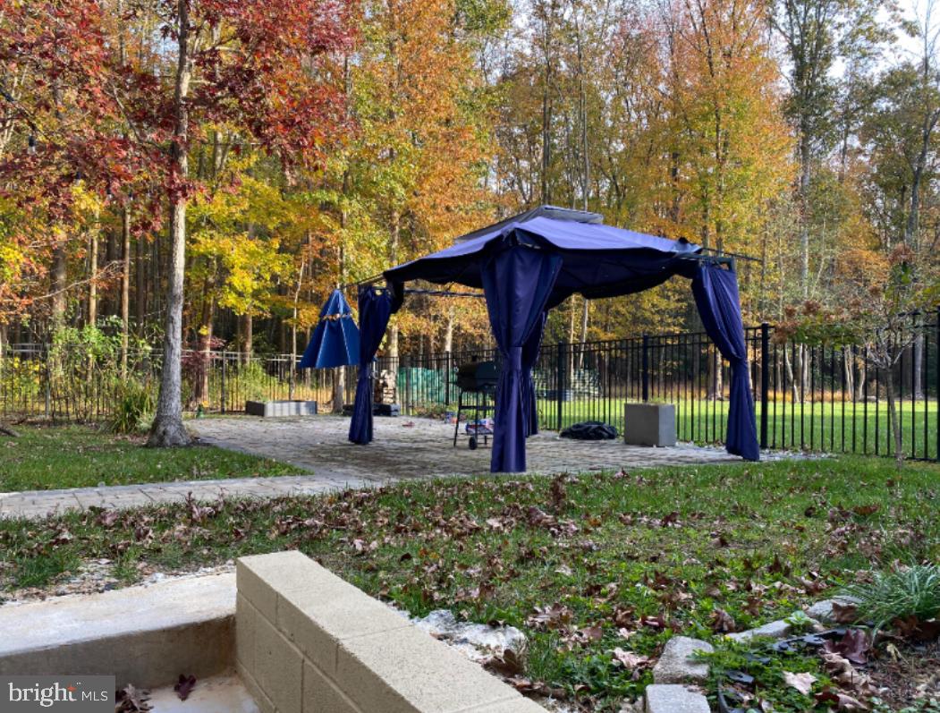 TANYARD COVE NORTH - Residential Lease