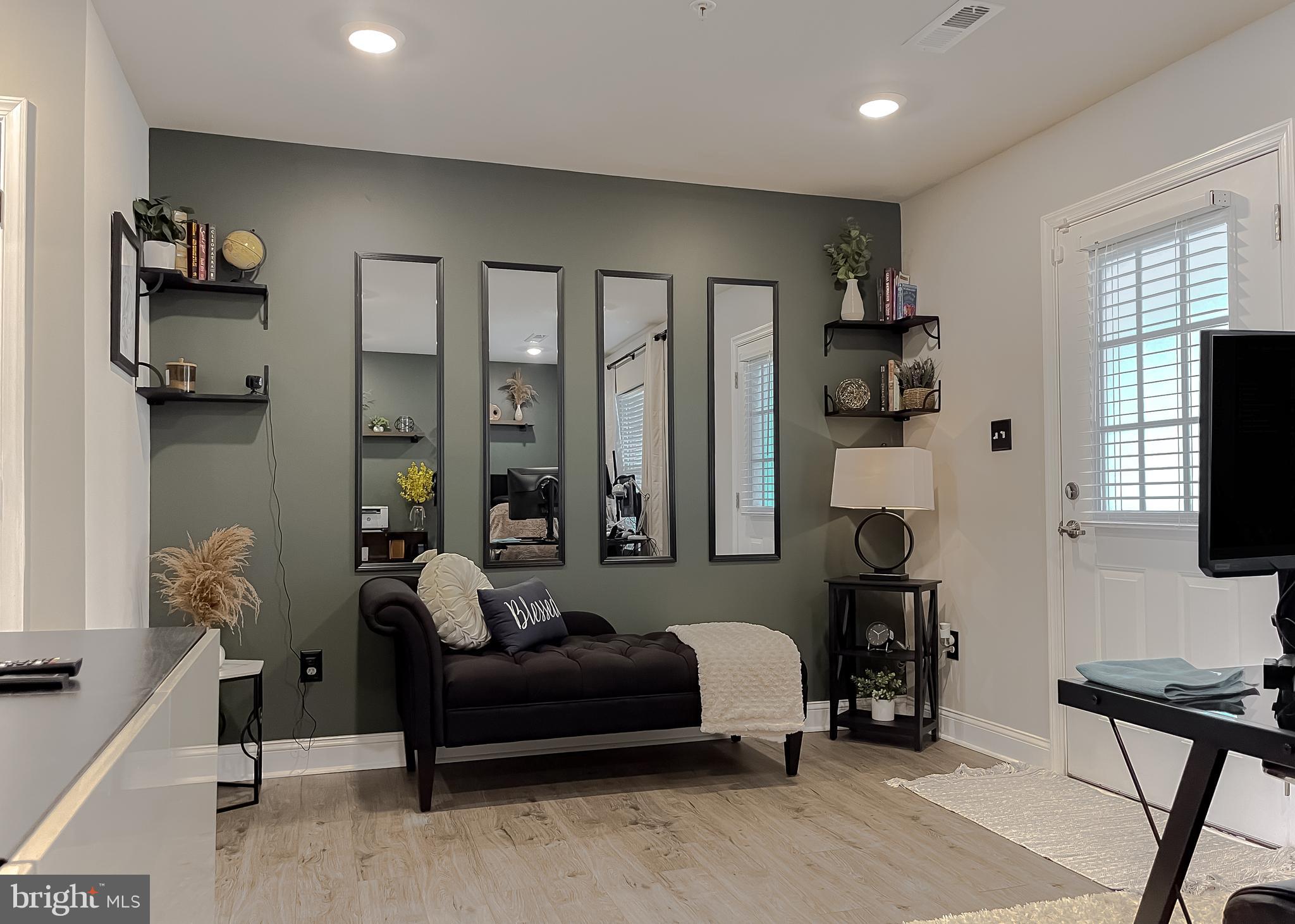 MYRTLE POINT - Residential