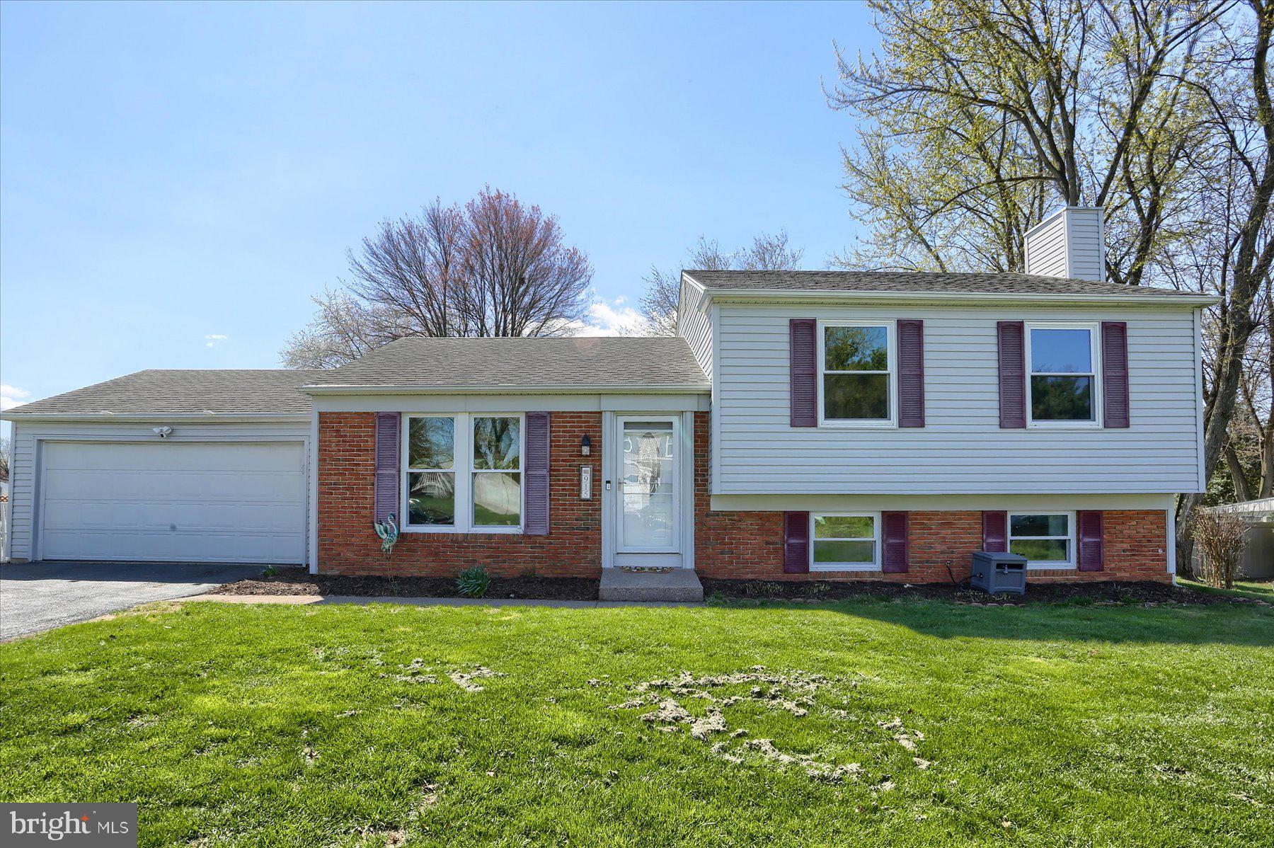 CENTER SQUARE - Residential