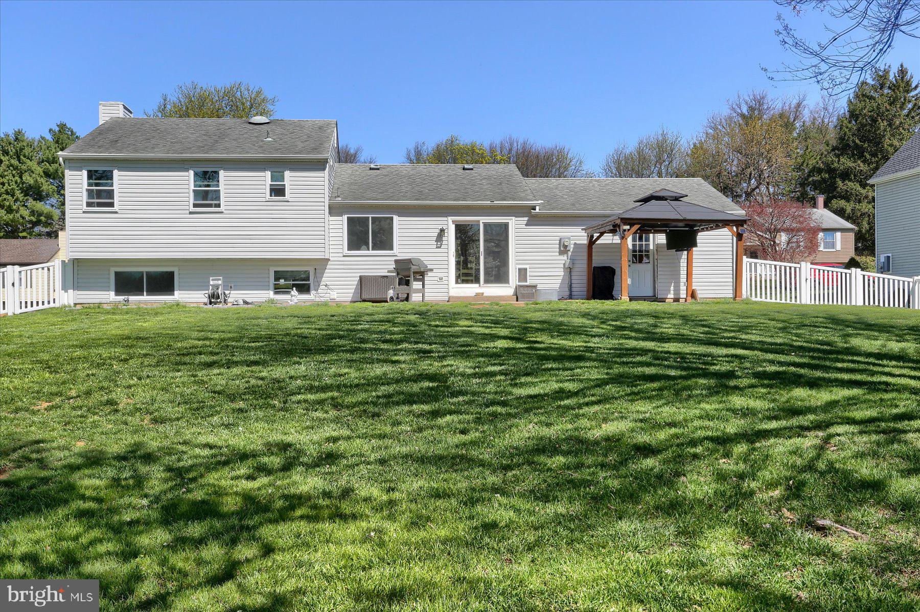 CENTER SQUARE - Residential