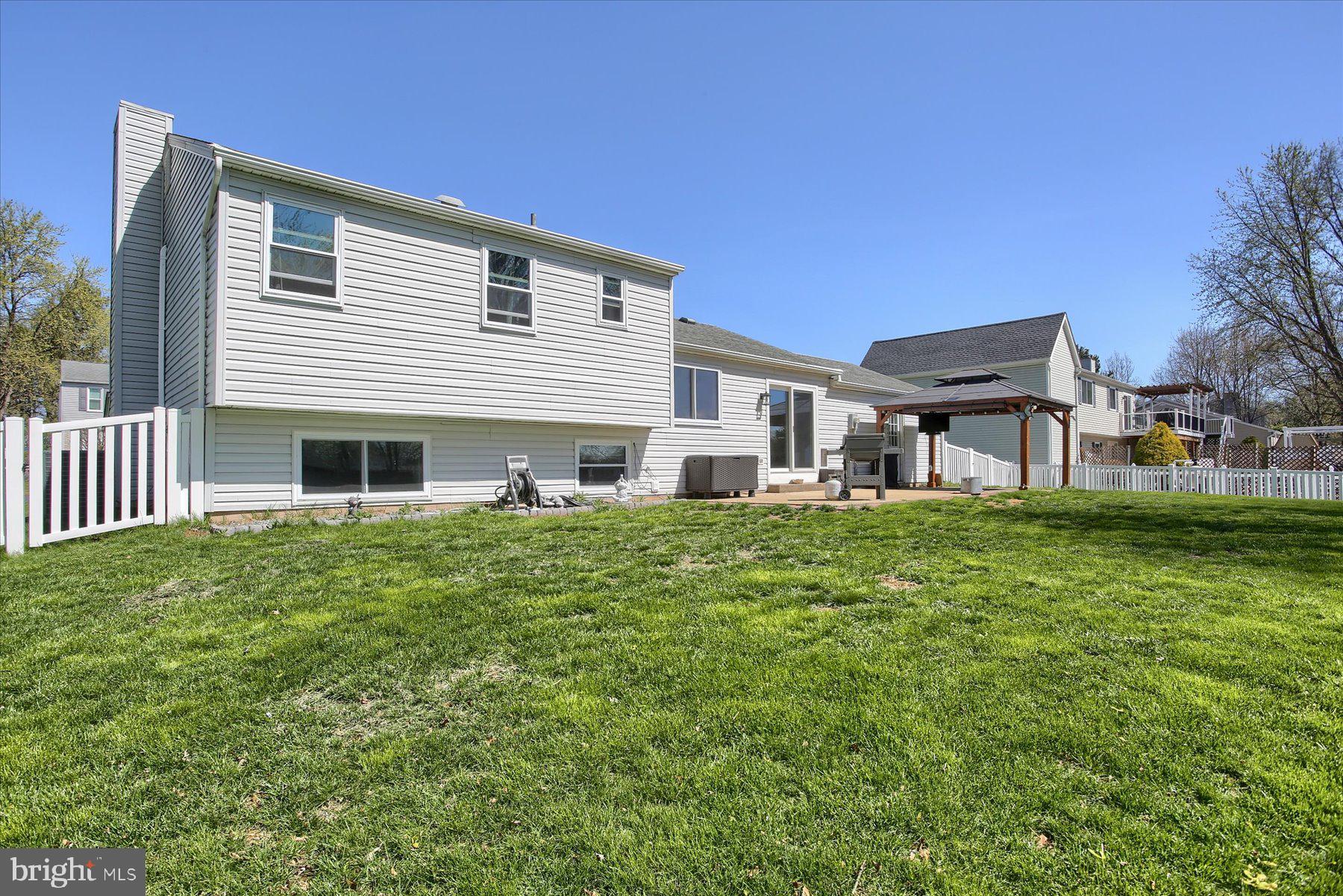 CENTER SQUARE - Residential